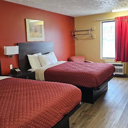 Budgetel Inn & Suites 포트스코트 외부 사진
